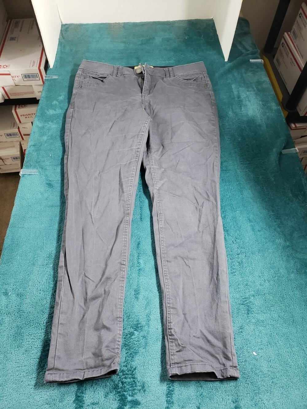 Democracy Jeans Size 10 Women Gray Stretch Pants Denim Elastic Waist Straight